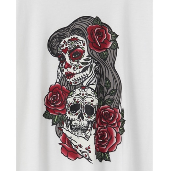 NWT TORRID MUERTA SKULL SLIM FIT CREW TEE Halloween - Picture 3 of 5